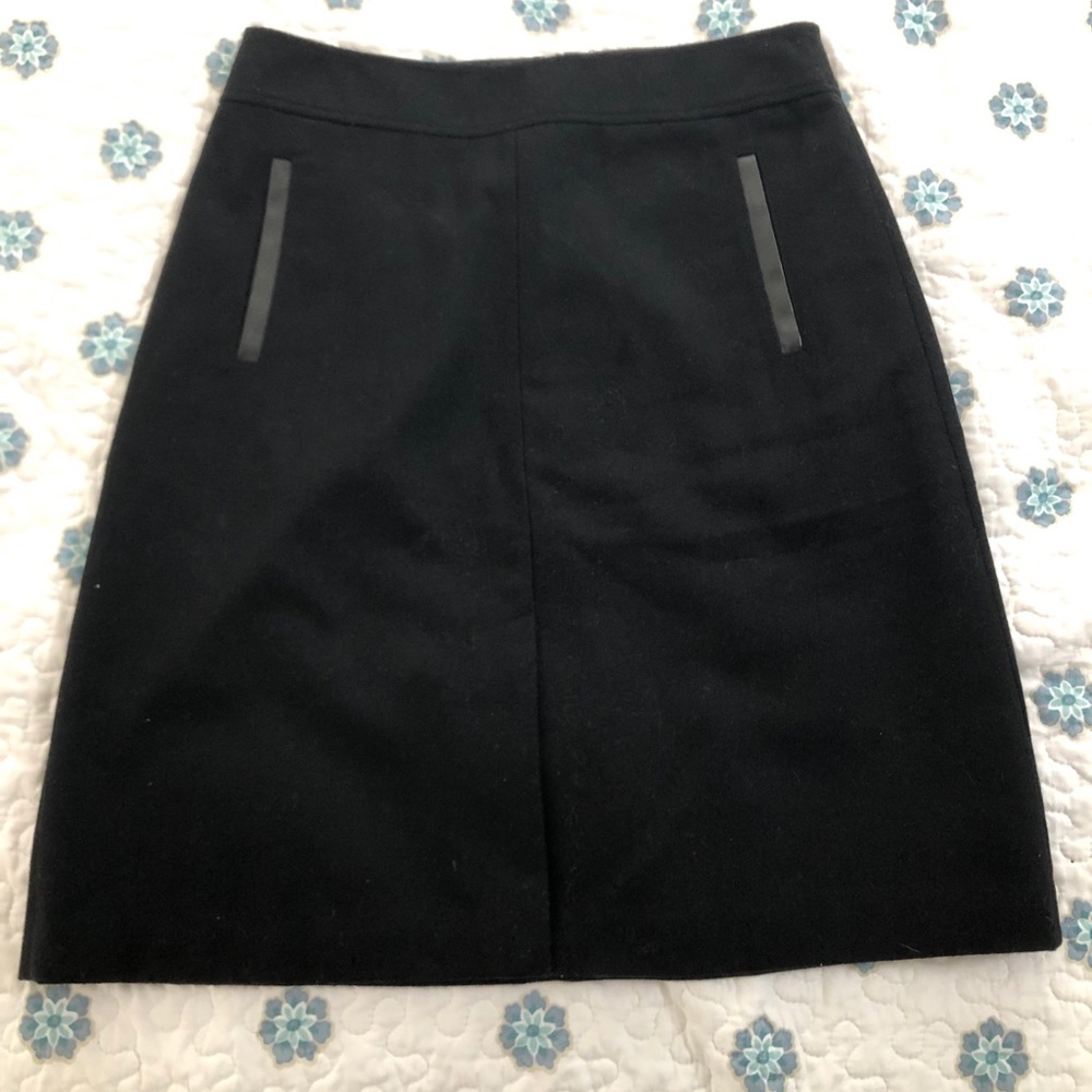 Banana Republic black pencil skirt